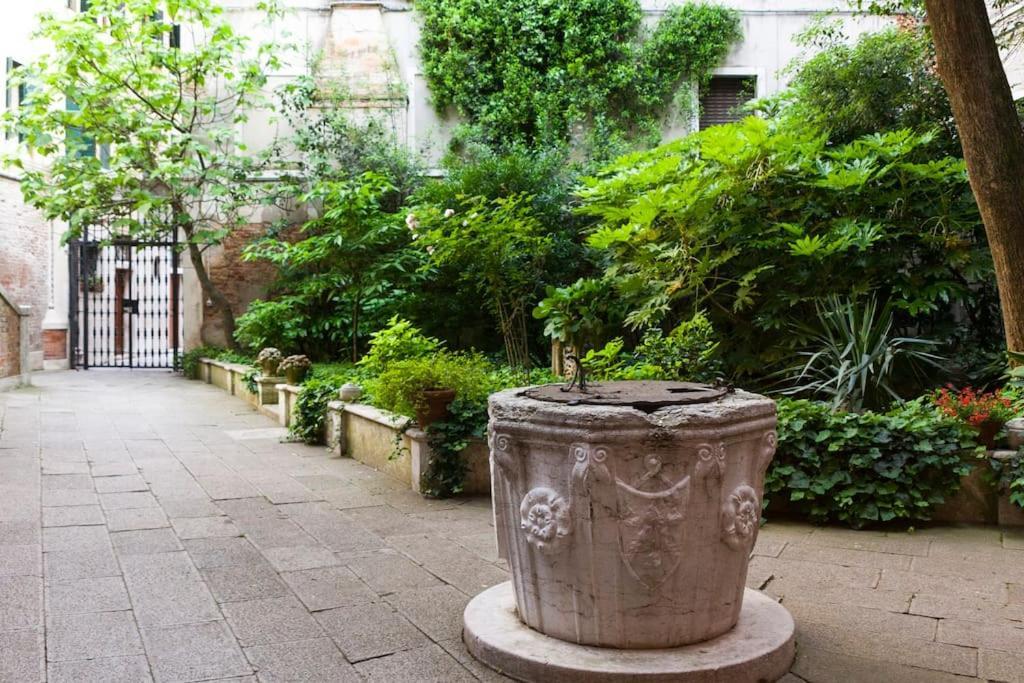Palazzo Alvera Grand Canal Венеция Экстерьер фото