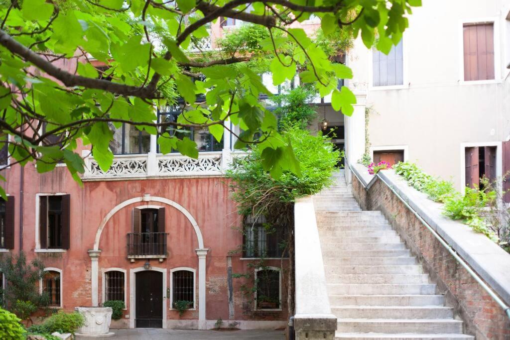 Palazzo Alvera Grand Canal Венеция Экстерьер фото